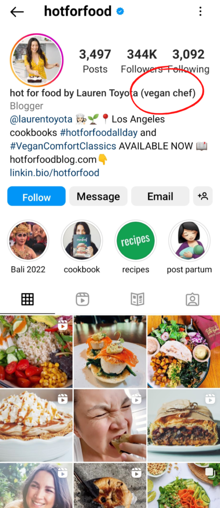Instagram bio idea 2: Sử dụng các từ khóa mục tiêu trong tên nhằm tăng khả  năng hiển thị đối với người dùng